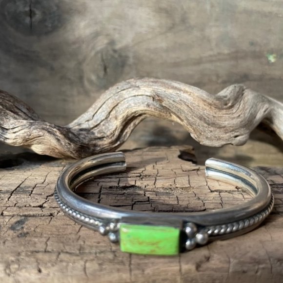 RARE Vintage Signed A.Cadman Navajo Gaspeite & Sterling Silver Cuff Bracelet - Picture 4 of 12